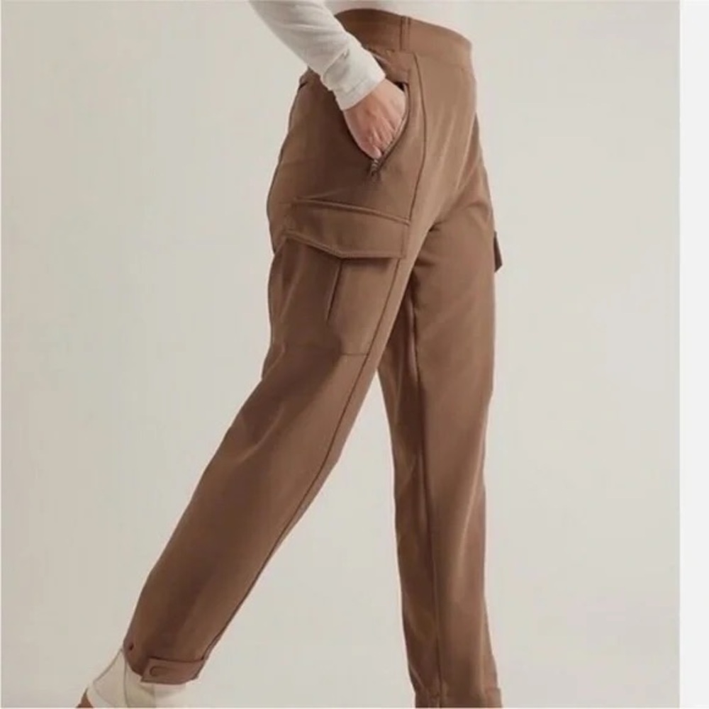 Athleta Endless Cargo Pant Rustic Beige 8 Petite